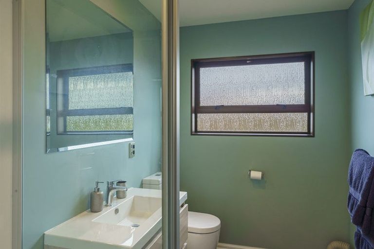 Photo of property in 3 Sealy Road, Bluff Hill, Napier, 4110