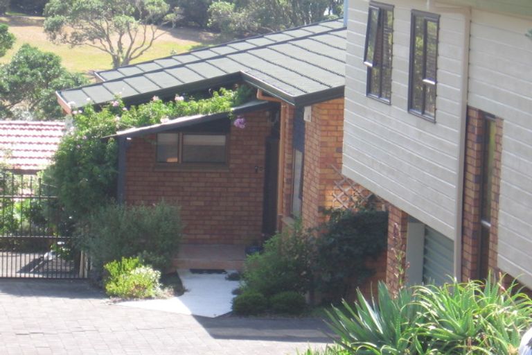 Photo of property in 2/59 Churchill Road, Murrays Bay, Auckland, 0630