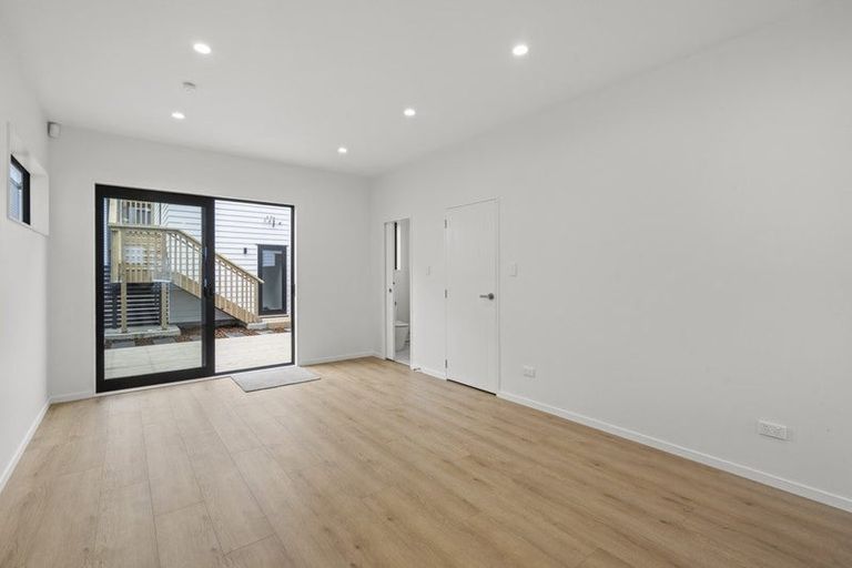 Photo of property in 32 Whare Kauri Road, Papakura, 2110