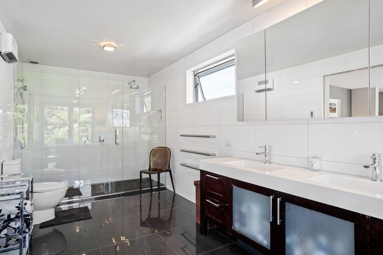 Photo of property in 33 Sargood Drive, Wanaka, 9305