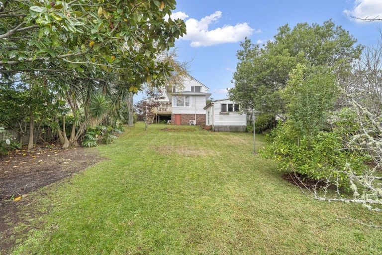Photo of property in 38 Toru Street, Te Atatu Peninsula, Auckland, 0610