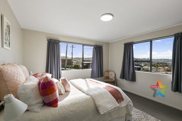 Photo of property in 15 Sheridan Terrace, Johnsonville, Wellington, 6037