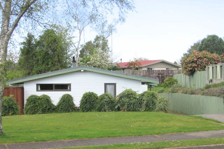 Photo of property in 5 Beryl Place, Pukehangi, Rotorua, 3015