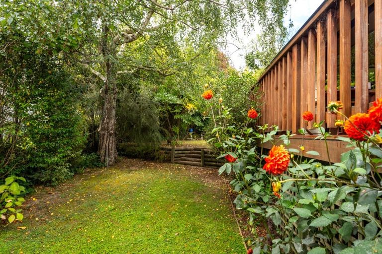 Photo of property in 2 Angle Street, Picton, 7220