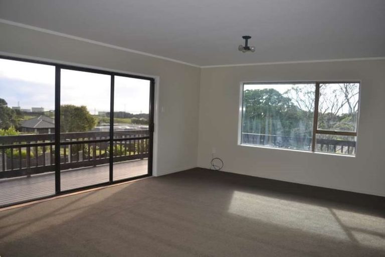Photo of property in 16 Tiverton Crescent, Whalers Gate, New Plymouth, 4310