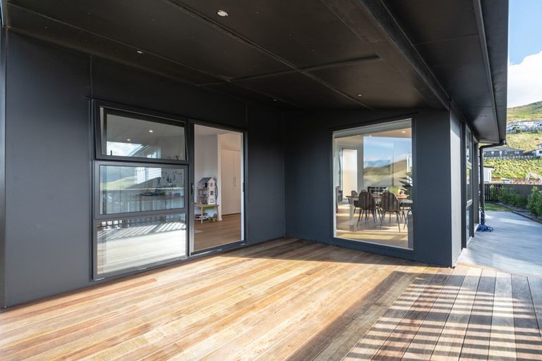 Photo of property in 140 Amesbury Drive, Churton Park, Wellington, 6037