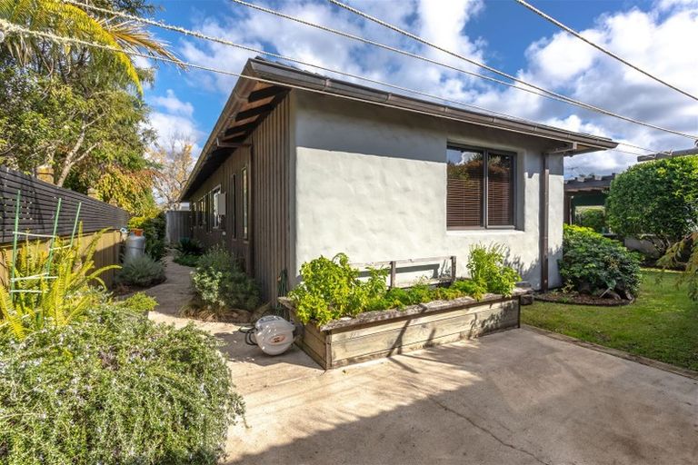 Photo of property in 13 Tudor Grove, Whitianga, 3510