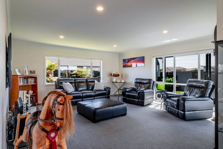 Photo of property in 2 Morocco Terrace, Kelvin Grove, Palmerston North, 4414
