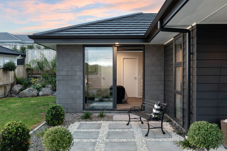 Photo of property in 2 Moira Close, Welcome Bay, Tauranga, 3175