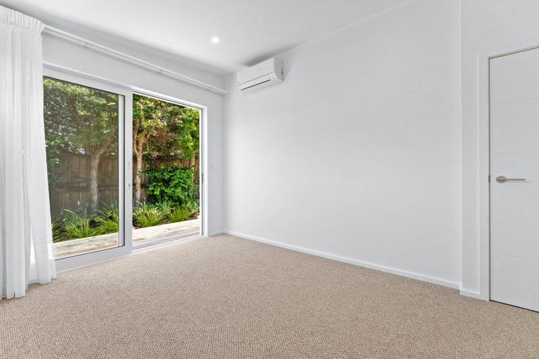 Photo of property in 1/37 Parr Terrace, Castor Bay, Auckland, 0620