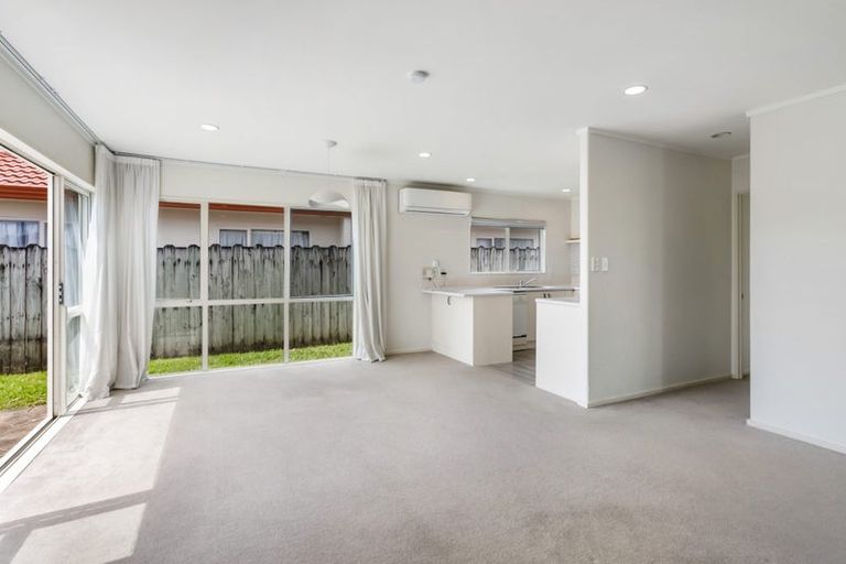Photo of property in 1/5 Dana Place, Somerville, Auckland, 2014