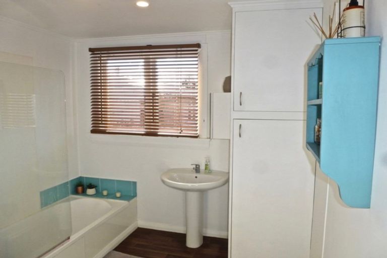 Photo of property in 10 Parakai Street, Paraparaumu, 5032