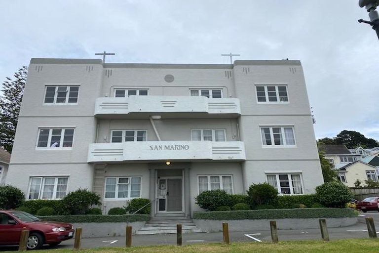 Photo of property in San Marino Apartments, 2/4 Oak Park Avenue, Te Aro, Wellington, 6011