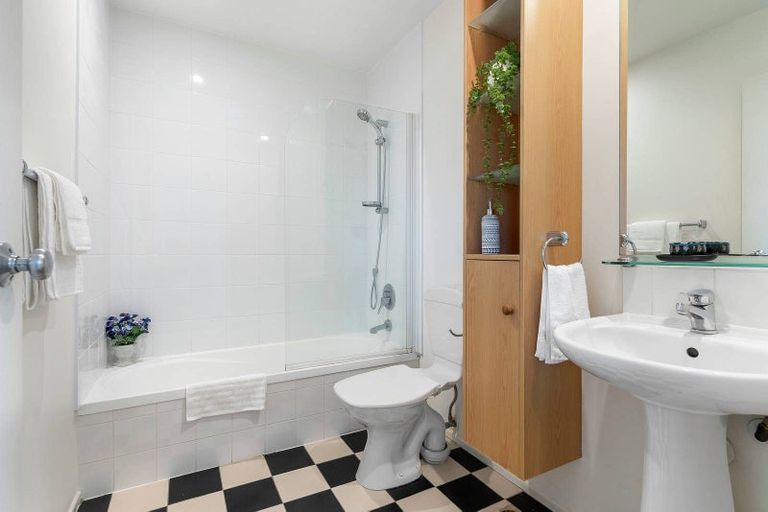 Photo of property in 118/2 Armoy Drive, East Tamaki, Auckland, 2016