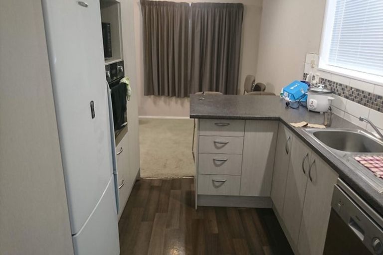 Photo of property in 21 Honeysuckle Place, Northcote, Christchurch, 8052