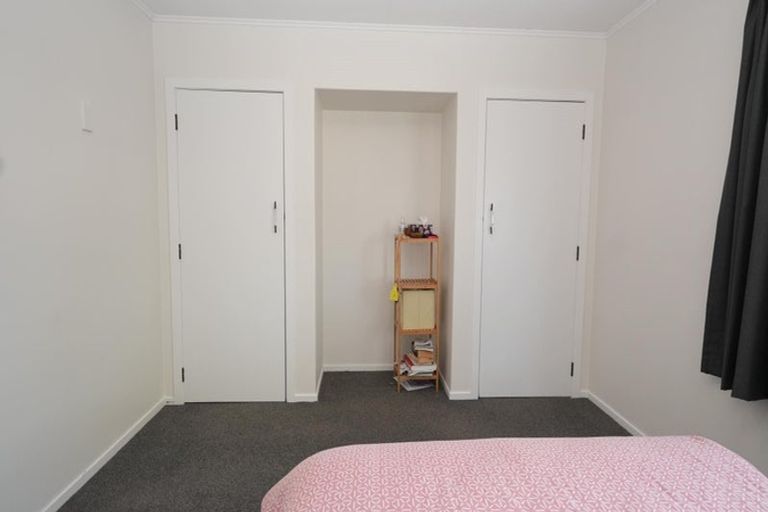Photo of property in 19 Rhodes Drive, Kelvin Grove, Palmerston North, 4414