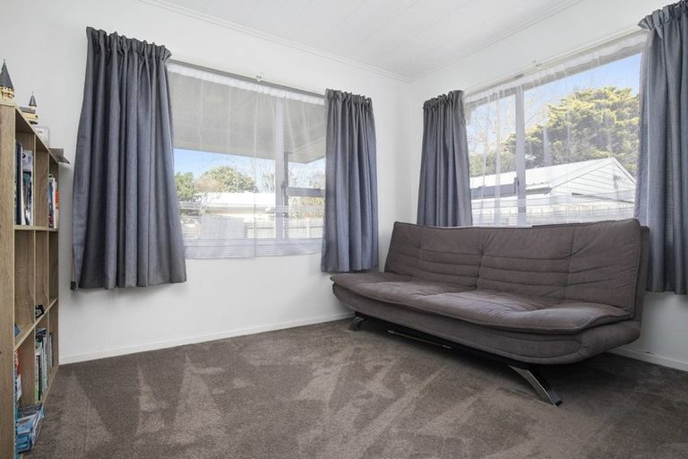 Photo of property in 14 Holland Street, Pukekohe, 2120