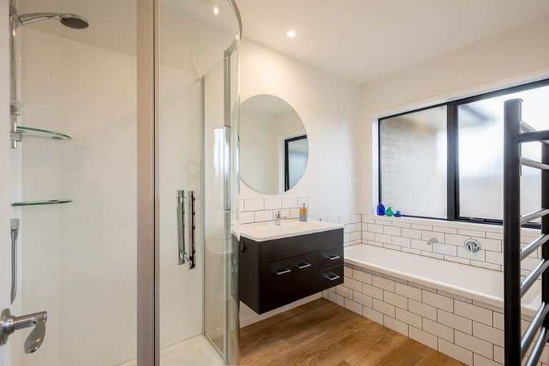 Photo of property in 8 Mallard Street, Albert Town, Wanaka, 9305