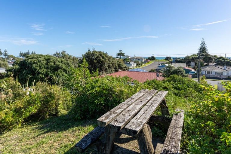 Photo of property in 50 Moana Street, Otaki Beach, Otaki, 5512