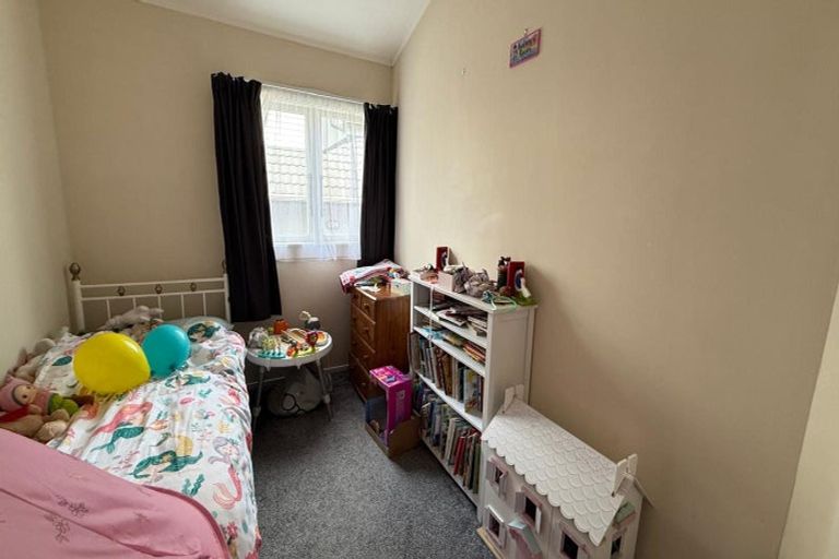 Photo of property in 13a Irirangi Road, Greenlane, Auckland, 1061