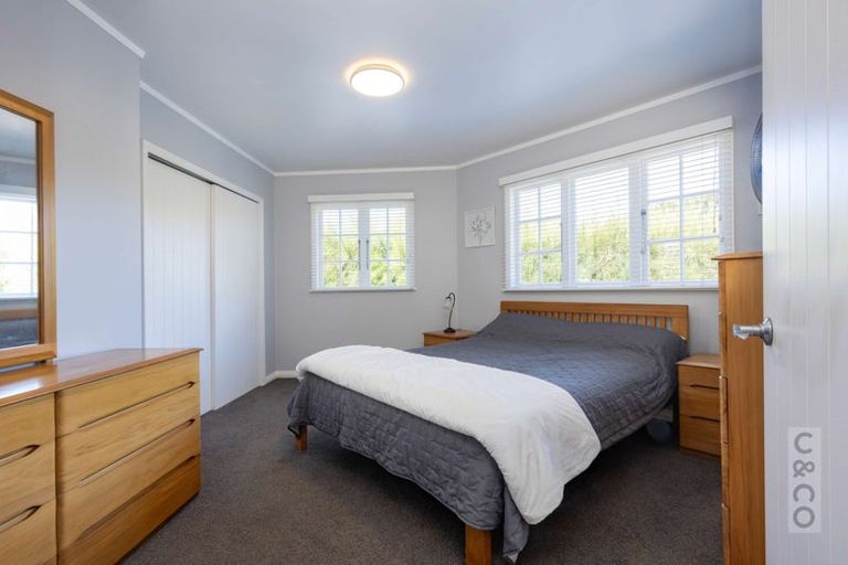 Photo of property in 11 Taupaki Road, Taupaki, 0782