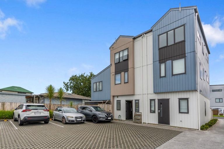 Photo of property in 6/2 Abbotleigh Avenue, Te Atatu Peninsula, Auckland, 0610