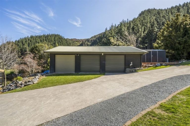 Photo of property in 740 Moonshine Hill Road, Moonshine Valley, Porirua, 5381