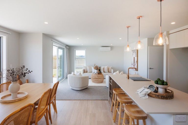 Photo of property in 68 Atlantic Drive, Fitzherbert, Palmerston North, 4410