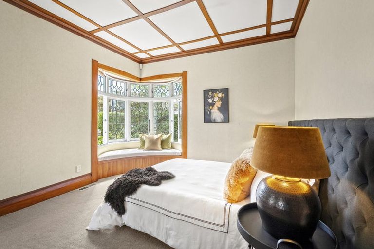 Photo of property in 17 Queen Street, Northcote Point, Auckland, 0627