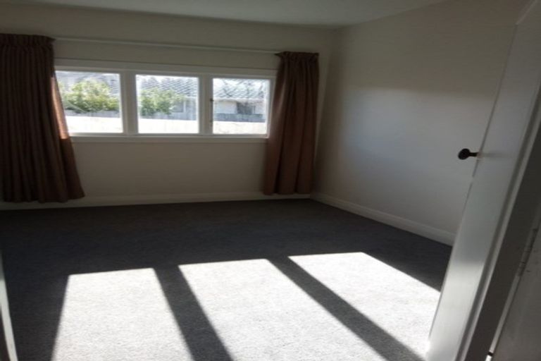 Photo of property in 15 Owles Terrace, New Brighton, Christchurch, 8061