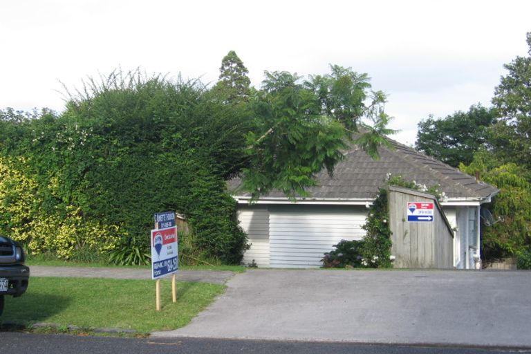 Photo of property in 74 Temple Street, Meadowbank, Auckland, 1072