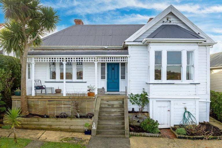 Photo of property in 16 Clifford Street, Dalmore, Dunedin, 9010