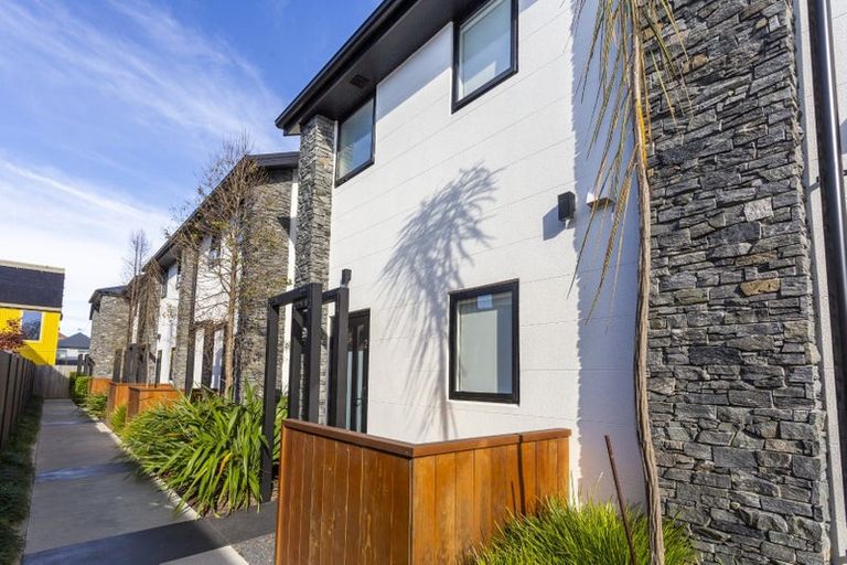 Photo of property in 2/41 Gracefield Avenue, Christchurch Central, Christchurch, 8013