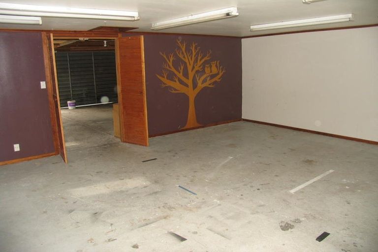 Photo of property in 60 Sandwich Road, Beckenham, Christchurch, 8023