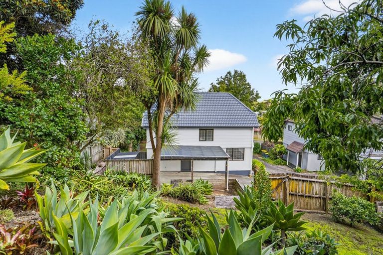 Photo of property in 3/4 Telstar Place, Beach Haven, Auckland, 0626