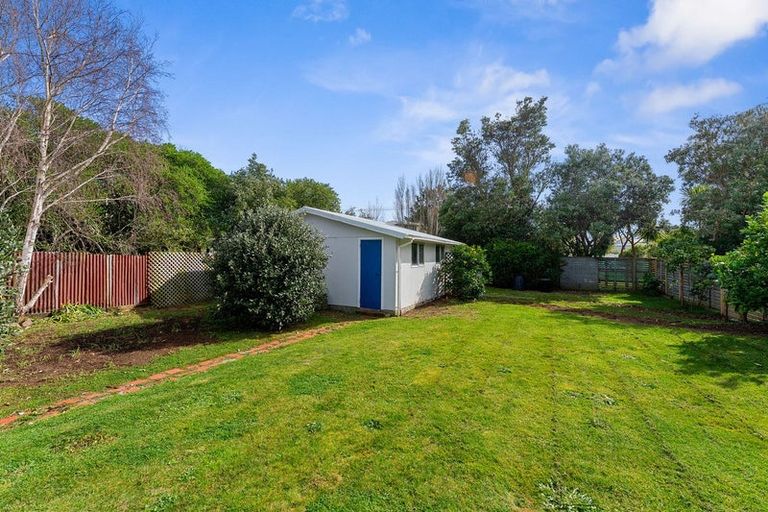 Photo of property in 674 Waikawa Beach Road, Waikawa Beach, Levin, 5573