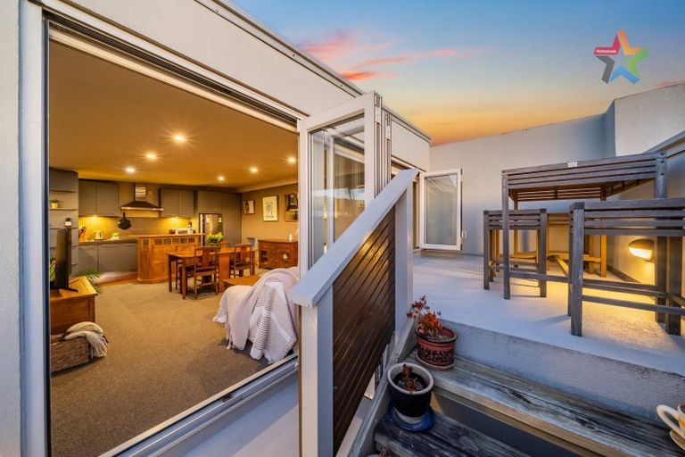 Photo of property in 2/224 Jackson Street, Petone, Lower Hutt, 5012