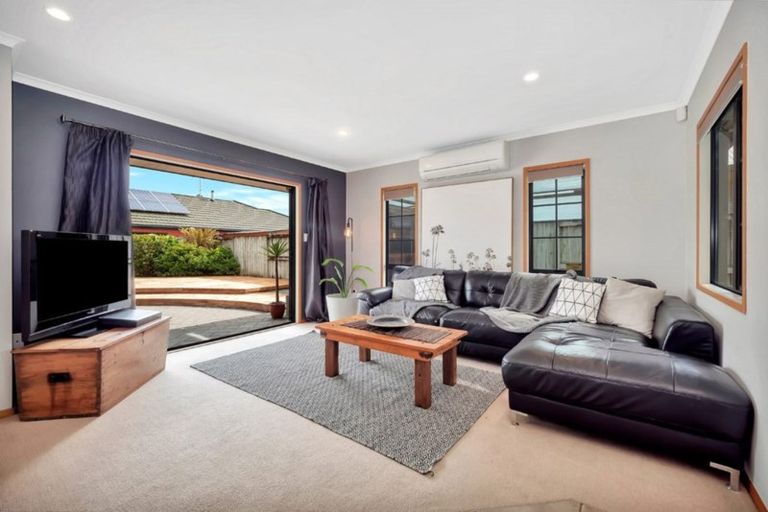 Photo of property in 19 Cranbrook Place, Rototuna North, Hamilton, 3210