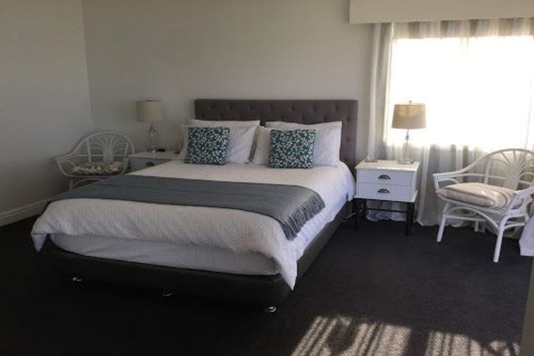 Photo of property in 48 The Esplanade, Eastern Beach, Auckland, 2012