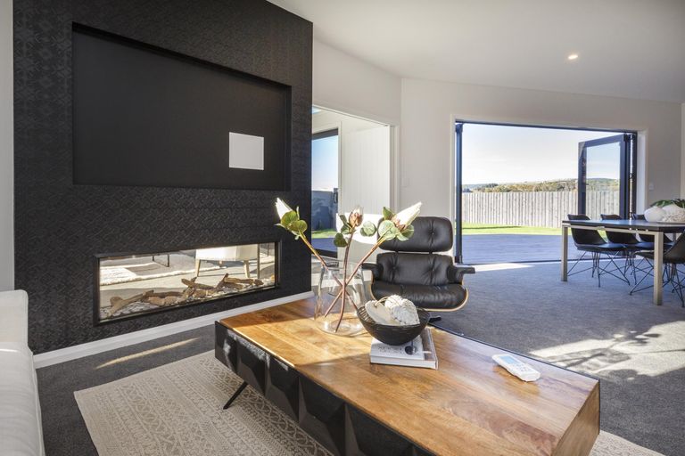 Photo of property in 9 Fairway Grove, Hokowhitu, Palmerston North, 4410