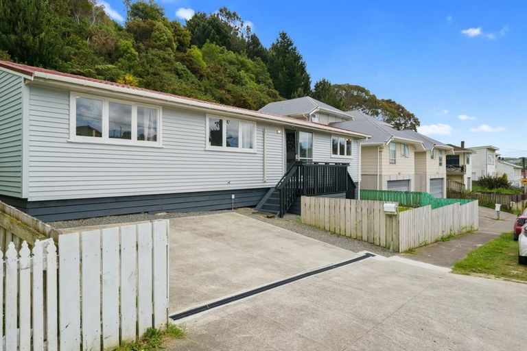 Photo of property in 74 Hampshire Street, Cannons Creek, Porirua, 5024