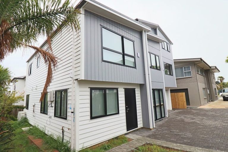 Photo of property in 14b Gulf Crest, Bucklands Beach, Auckland, 2012