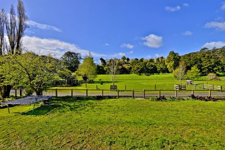 Photo of property in 20 Waitoki Road, Waitoki, Kaukapakapa, 0871