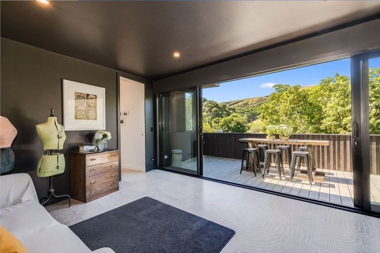 Photo of property in 114 Muri Road, Pukerua Bay, 5026