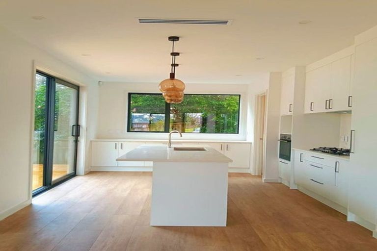 Photo of property in 12 Notre Dame Way, Albany, Auckland, 0632