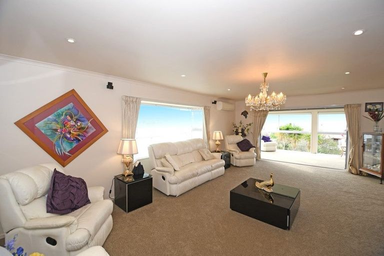 Photo of property in 5 Ngatira Place, Snells Beach, 0920