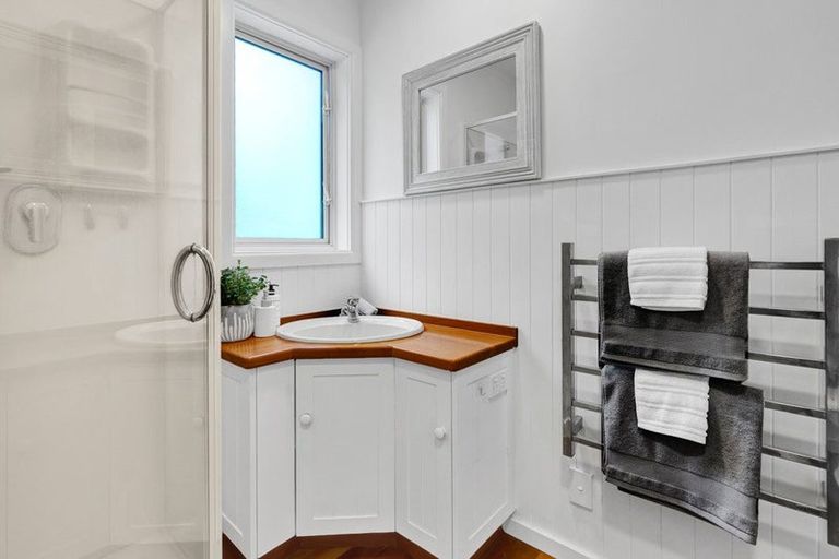 Photo of property in 21a Bracken Street, New Plymouth, 4310