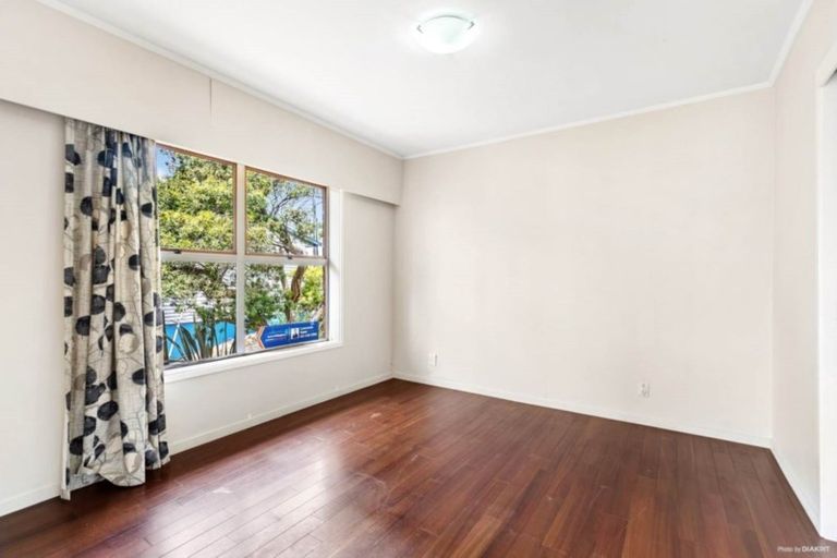 Photo of property in 2/581 East Coast Road, Browns Bay, Auckland, 0630