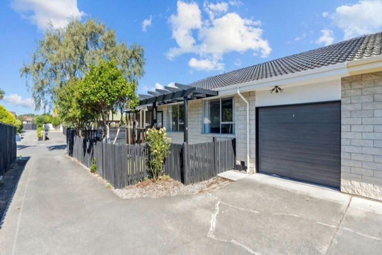 Photo of property in 1/39 Chipping Lane, Redwood, Christchurch, 8051