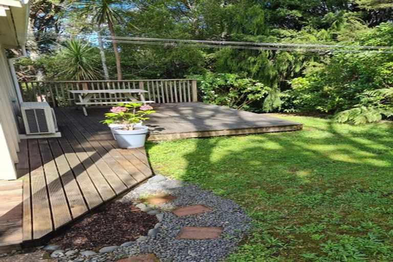 Photo of property in 71 Coulter Road, Henderson Valley, Auckland, 0614